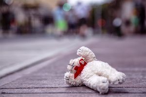 Wie is de begunstigde op een sommenverzekering bij een scheiding?